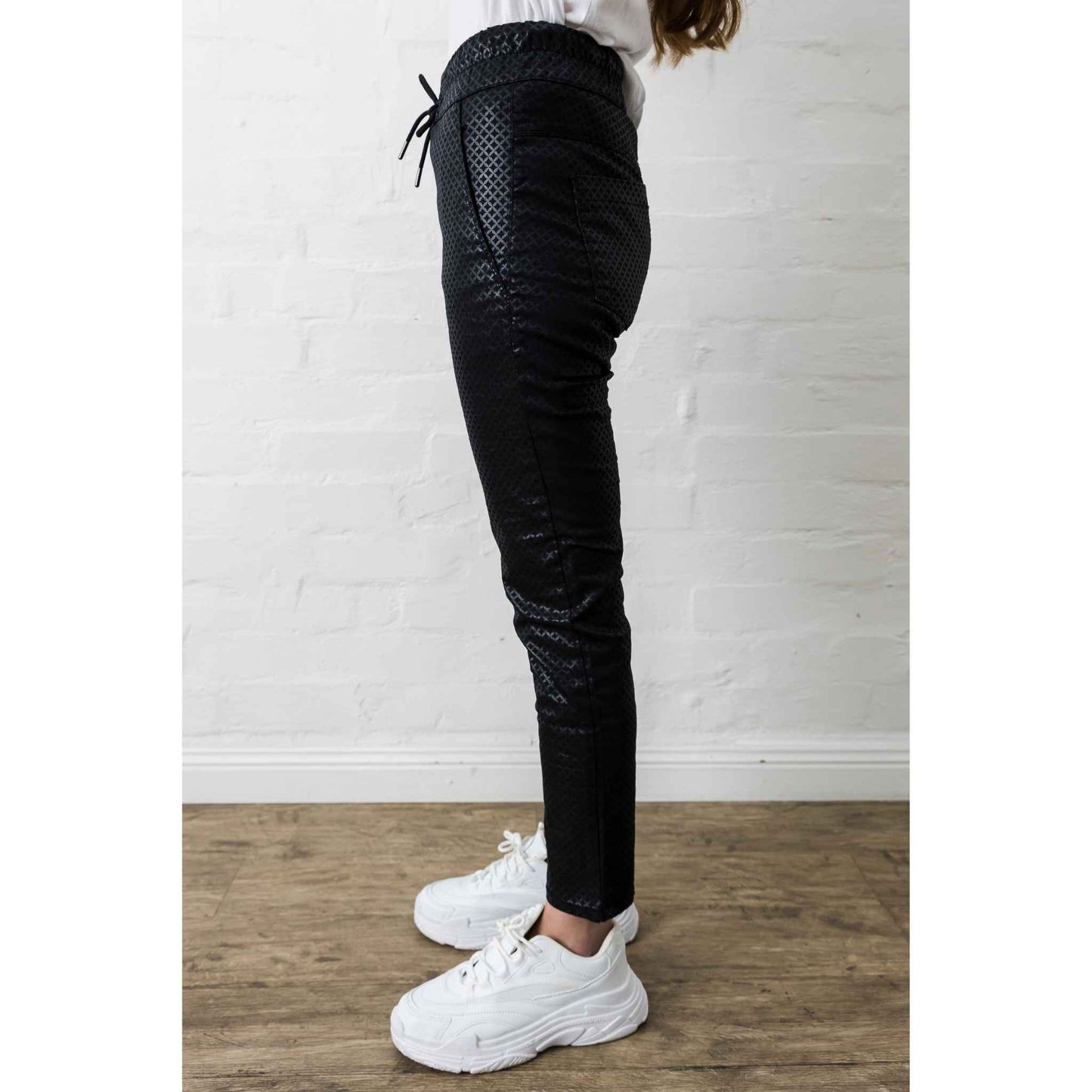 Bevy-Flog Shely Pant | Black Diamond